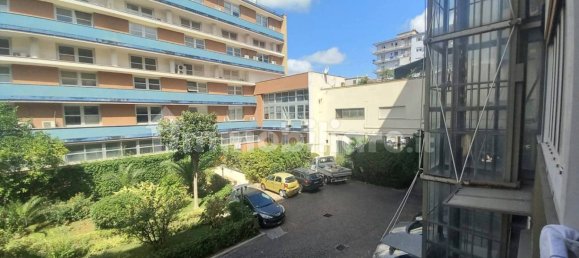 3 Schlafzimmer Wohnung in Naples, Italy, Nr. 319846 2