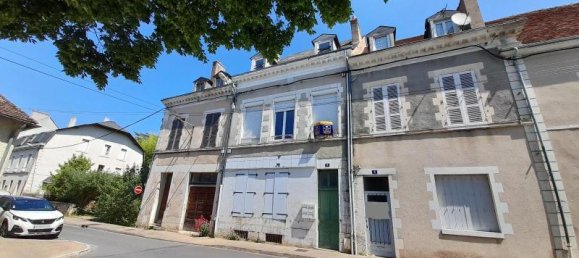 Edificio en Le Blanc, France No. 86631 14