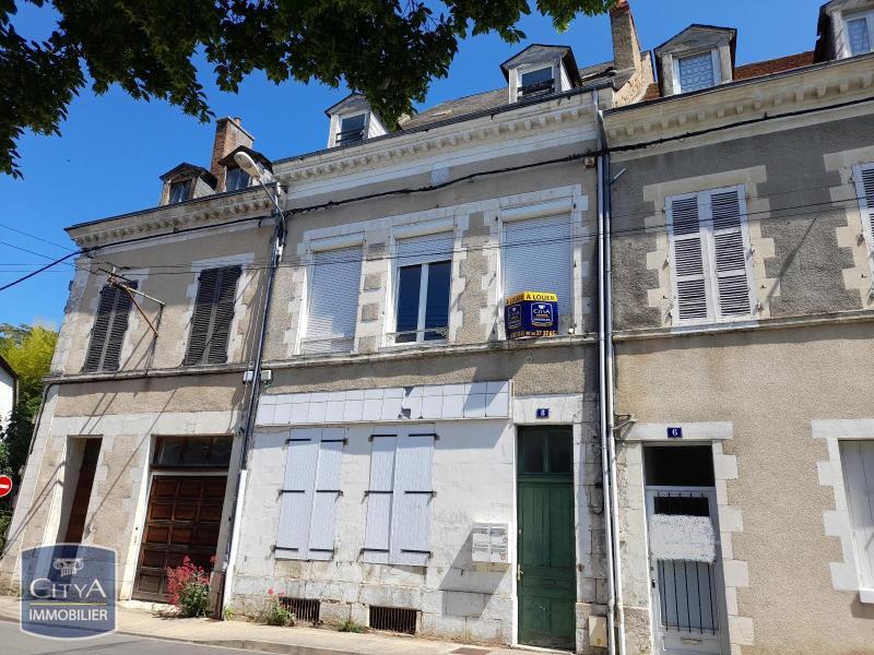 Edificio en Le Blanc, France No. 86631