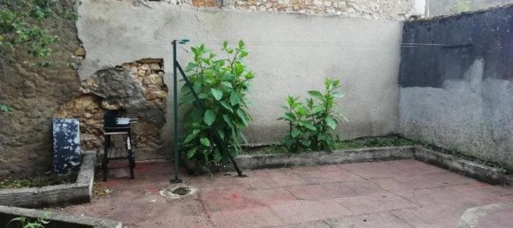 Edificio en Le Blanc, France No. 86631 12