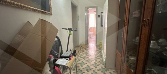 2-salle Appartement à Bari, Italy No. 28543 10