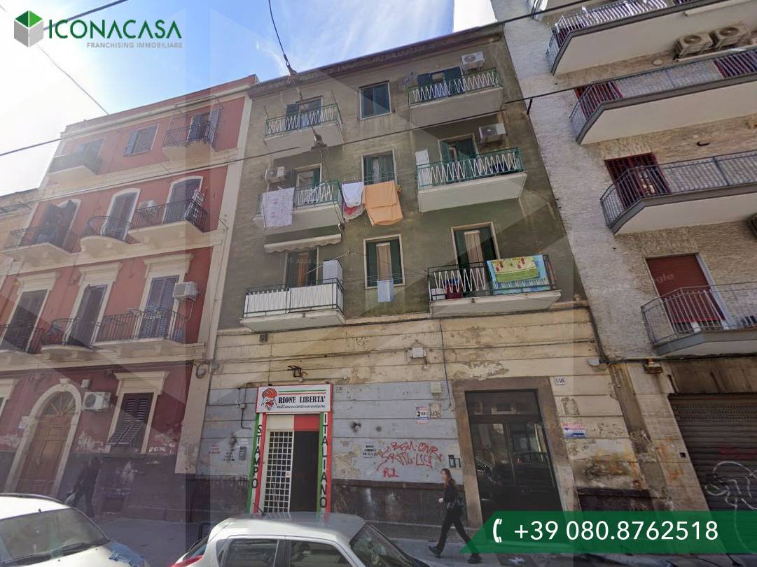 2-salle Appartement à Bari, Italy No. 28543