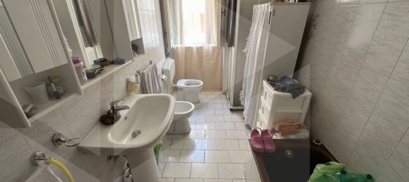 2-salle Appartement à Bari, Italy No. 28543 7