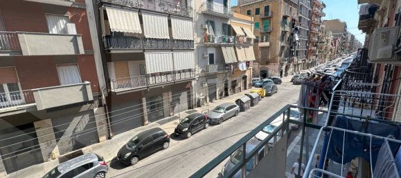 2-salle Appartement à Bari, Italy No. 28543 6