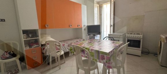 2-salle Appartement à Bari, Italy No. 28543 2