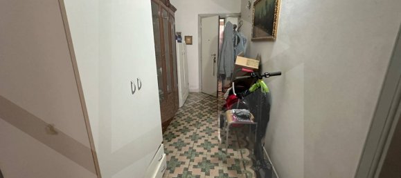 2-salle Appartement à Bari, Italy No. 28543 9