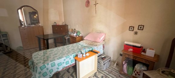 2-salle Appartement à Bari, Italy No. 28543 8