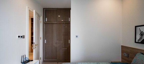 2 rooms Office in District 1, Vietnam No. 17717 4