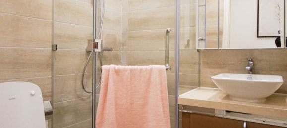 2 rooms Office in District 1, Vietnam No. 17717 22