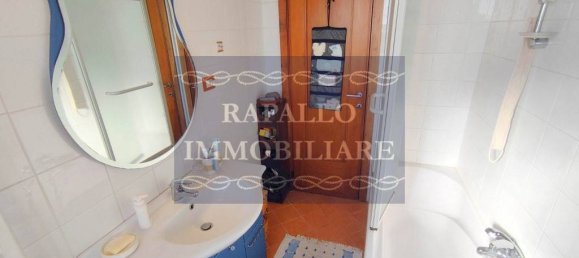 Apartamento de 2 dormitorios en Rapallo, Italy No. 9789 6