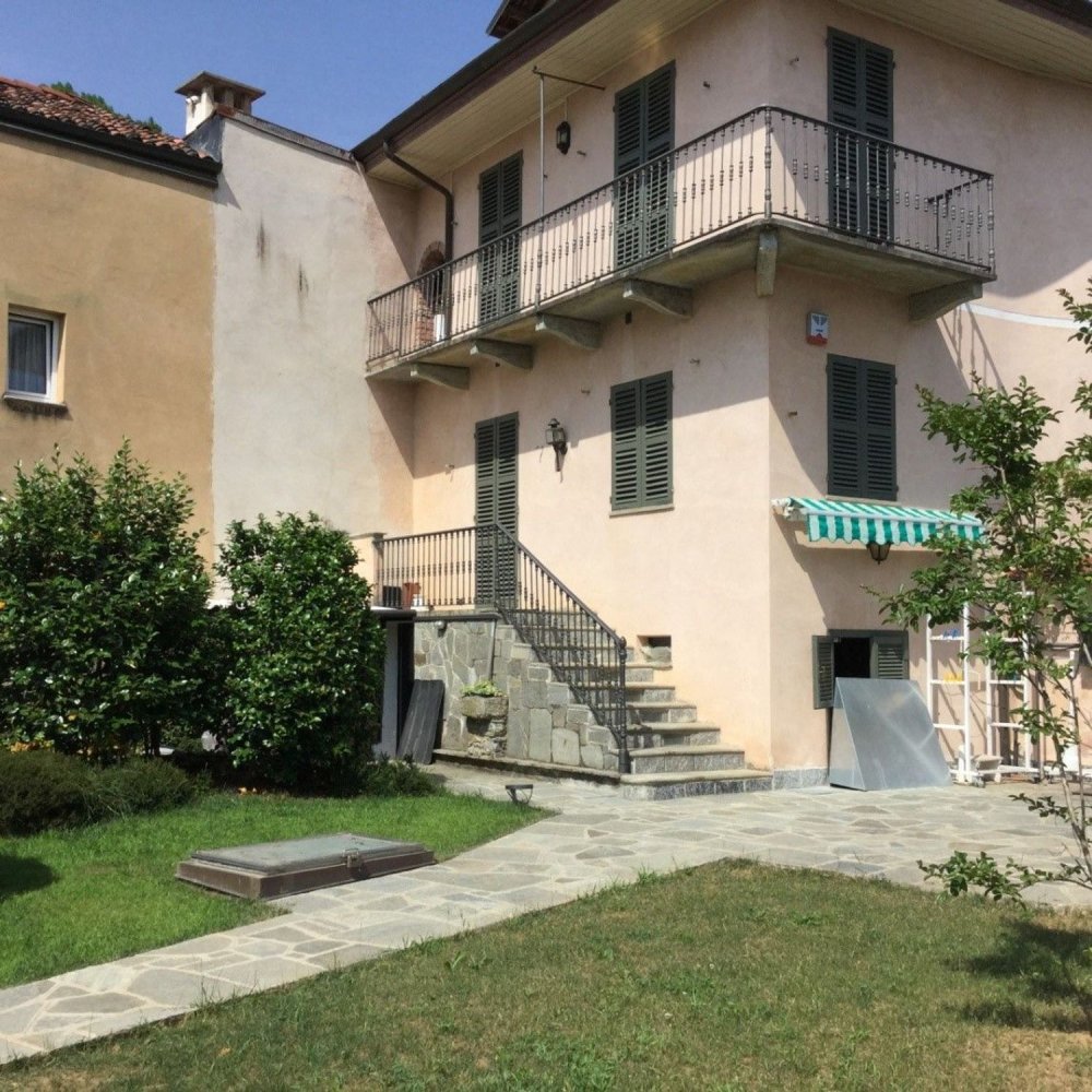 6 rooms House in Pollone, Italy No. 255491