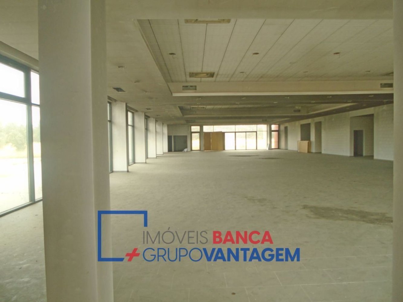 25300m² Land in Samora Correia, Portugal No. 136344
