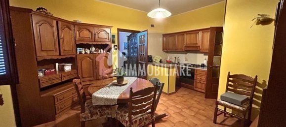 8 rooms House in Martignana di Po, Italy No. 261337 12