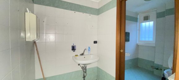 80m² Commercial property in Bergamo, Italy No. 199987 22