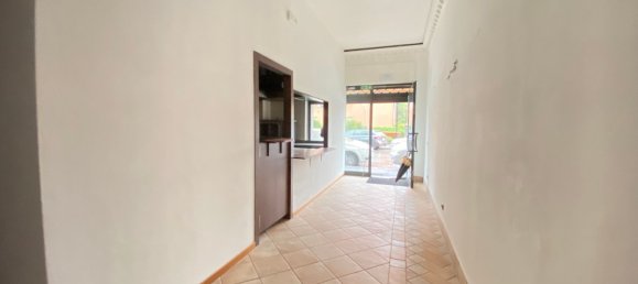 80m² Commercial property in Bergamo, Italy No. 199987 12