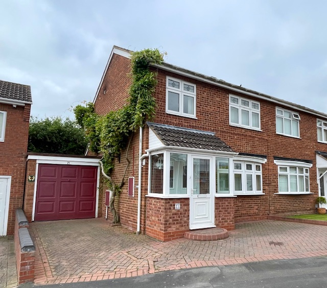 3 bedrooms House in Coleshill, United Kingdom No. 935