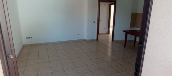 Квартира с 4 комнатами в Монтекальво ин Фоля, Италия № 284715 7