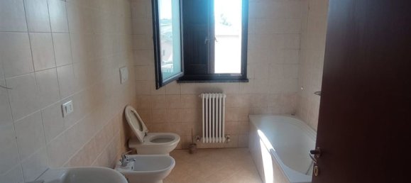 Квартира с 4 комнатами в Монтекальво ин Фоля, Италия № 284715 9