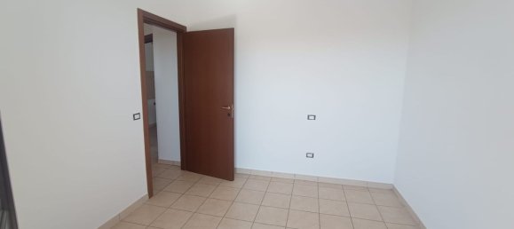 Квартира с 4 комнатами в Монтекальво ин Фоля, Италия № 284715 4