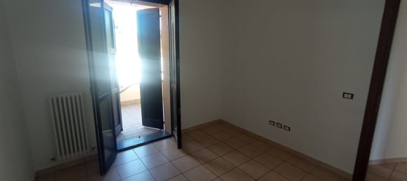 Квартира с 4 комнатами в Монтекальво ин Фоля, Италия № 284715 6