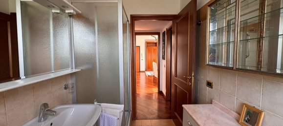 4 rooms Duplex in Rome, Italy No. 78466 9