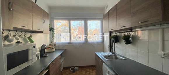 2 bedrooms Apartment in Aubergenville, France No. 328768 8