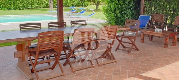 5 bedrooms Villa in Pietrasanta, Italy No. 105971 10