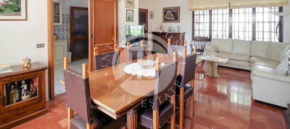 5 bedrooms Villa in Pietrasanta, Italy No. 105971 9