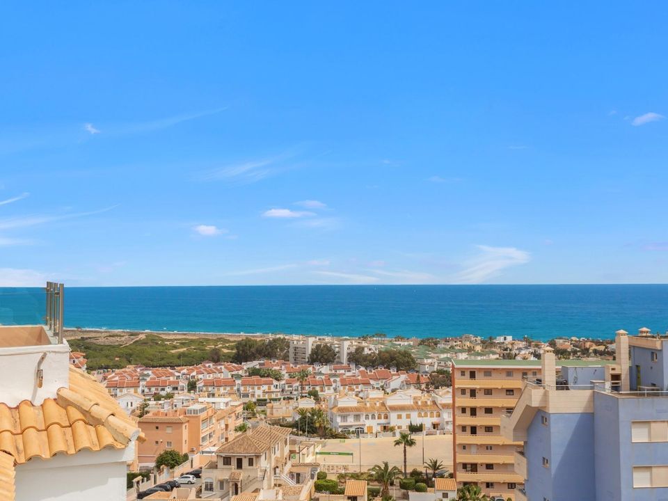 3 bedrooms Penthouse in Torrevieja, Spain No. 181522