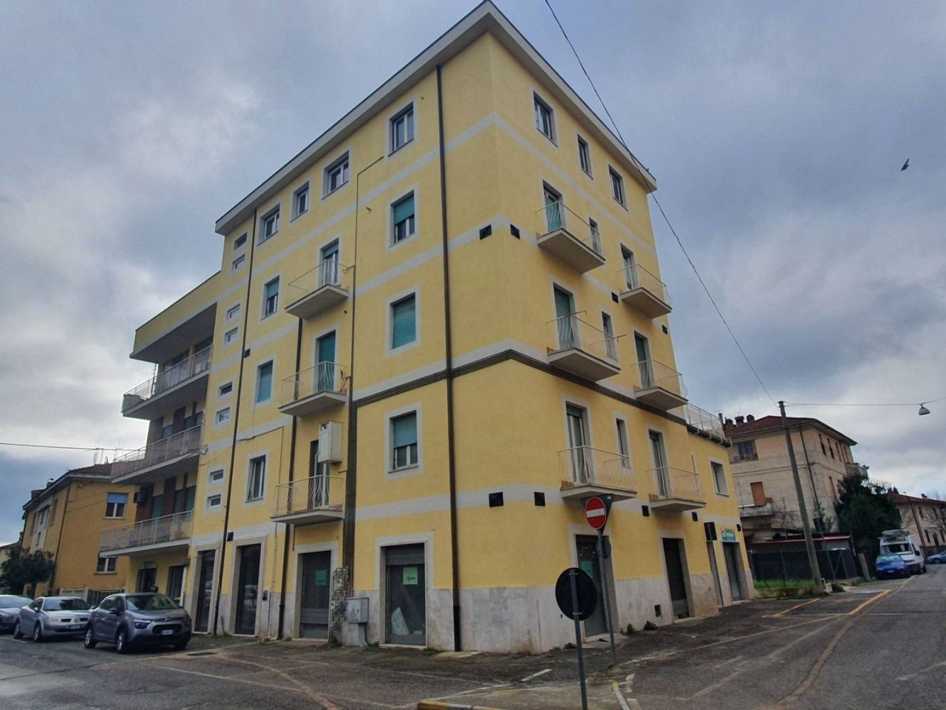88m² Commercial property in Rieti, Italy No. 354714