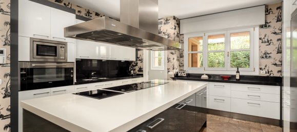 8 bedrooms Villa in Benahavis, Spain No. 4596 30