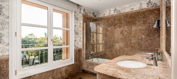 8 bedrooms Villa in Benahavis, Spain No. 4596 18