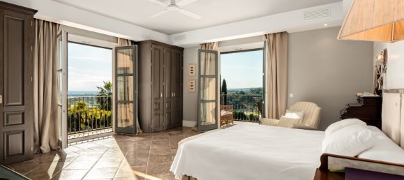 8 bedrooms Villa in Benahavis, Spain No. 4596 7