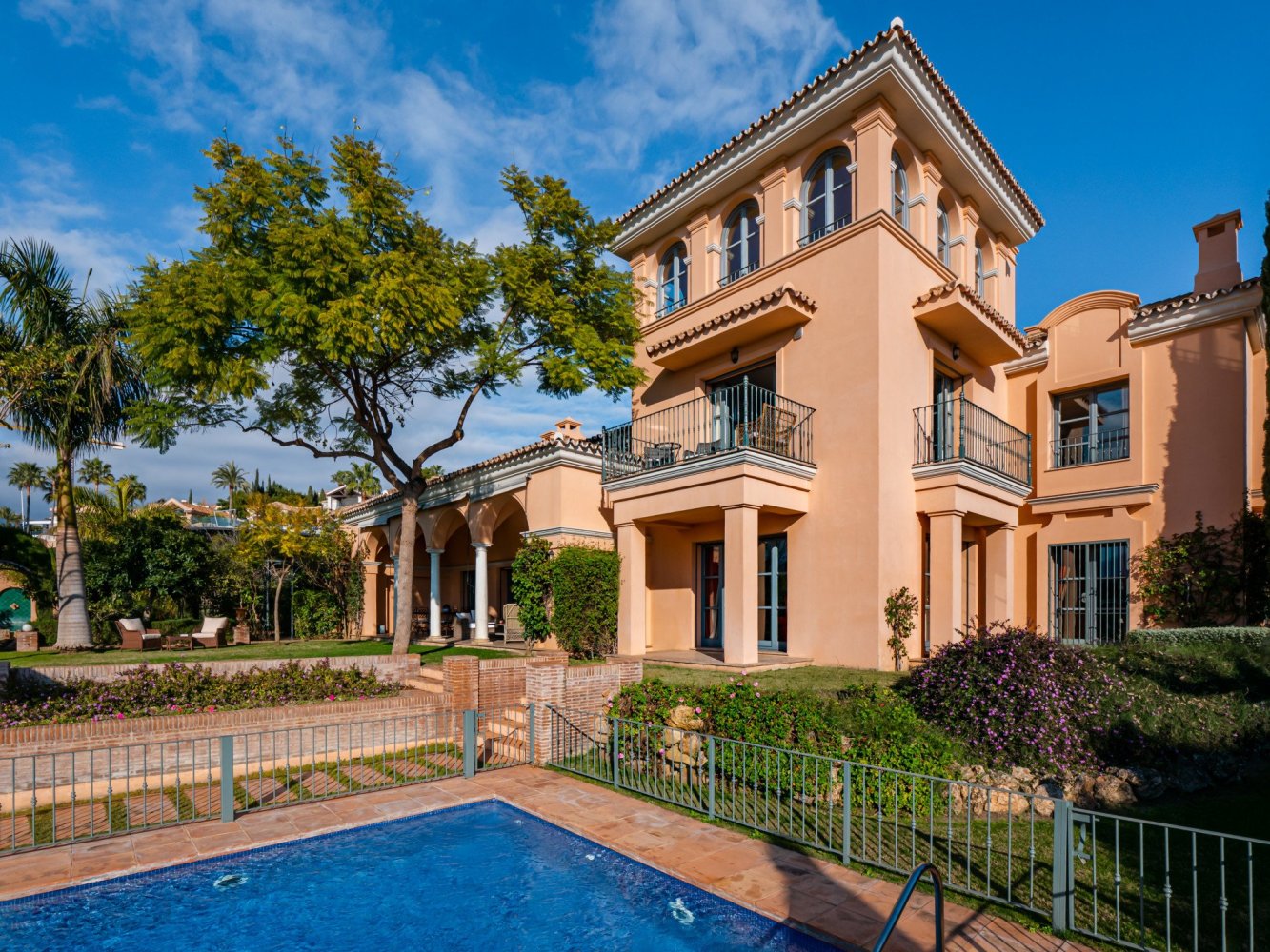 8 bedrooms Villa in Benahavis, Spain No. 4596