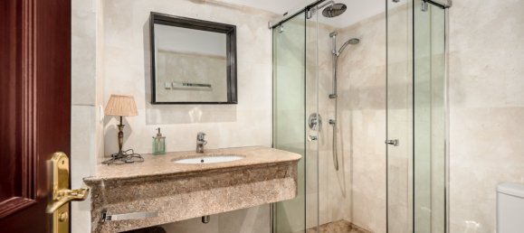 8 bedrooms Villa in Benahavis, Spain No. 4596 20