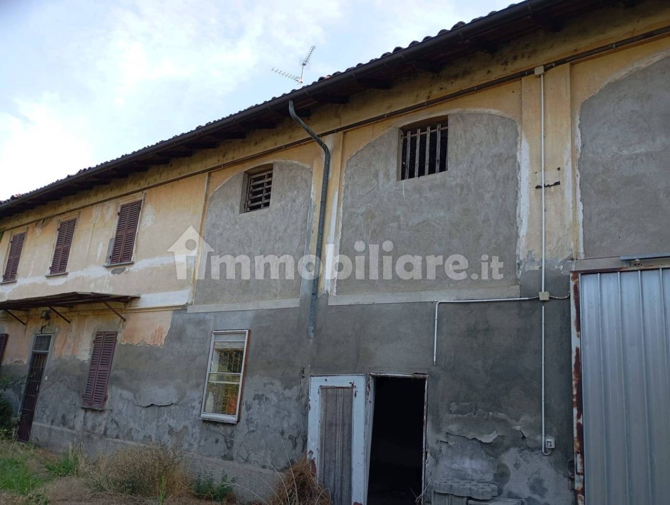 6 bedrooms House in Pertengo, Italy No. 258566