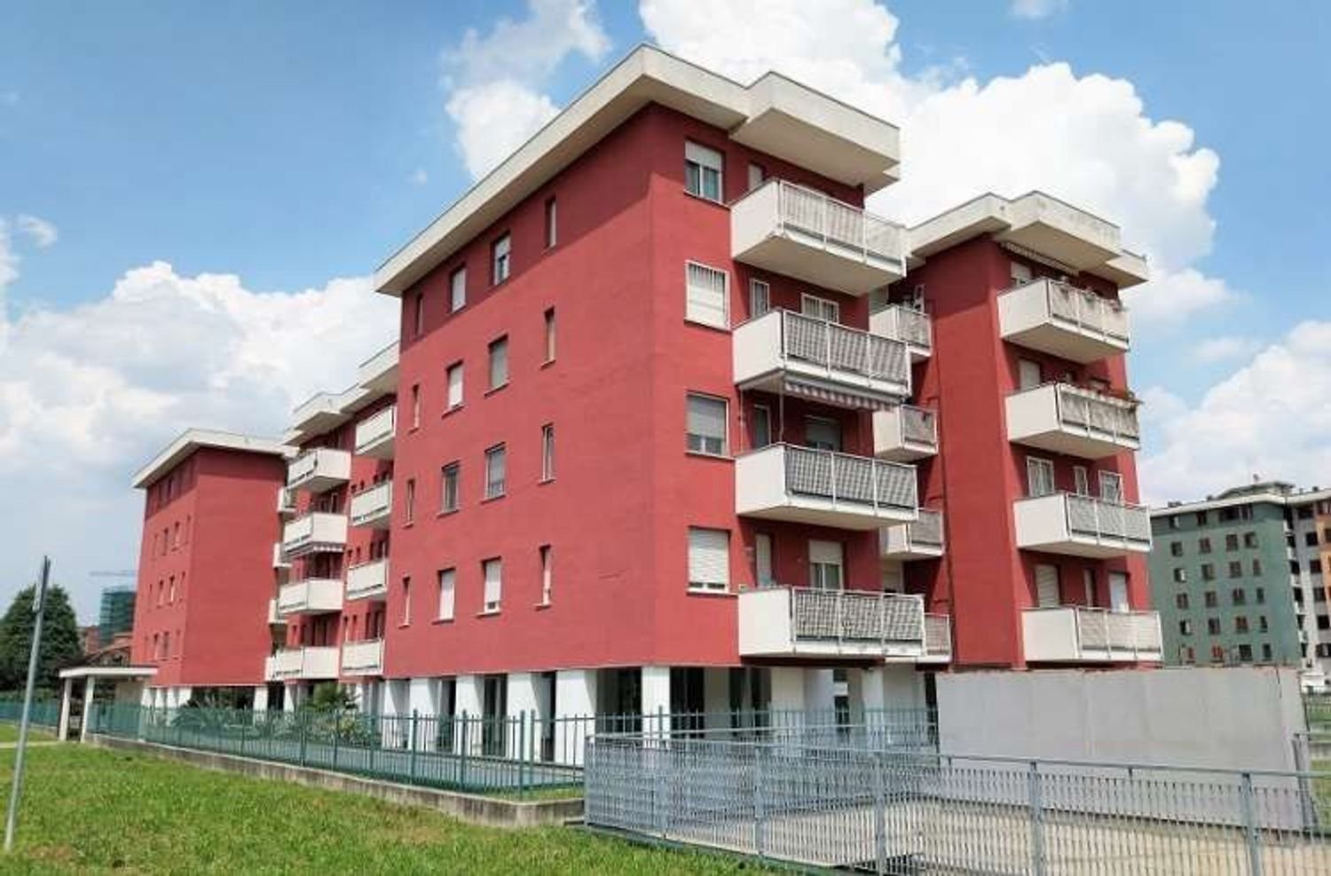 Apartamento de 2 divisões em Garbagnate Milanese, Italy N.º 4171