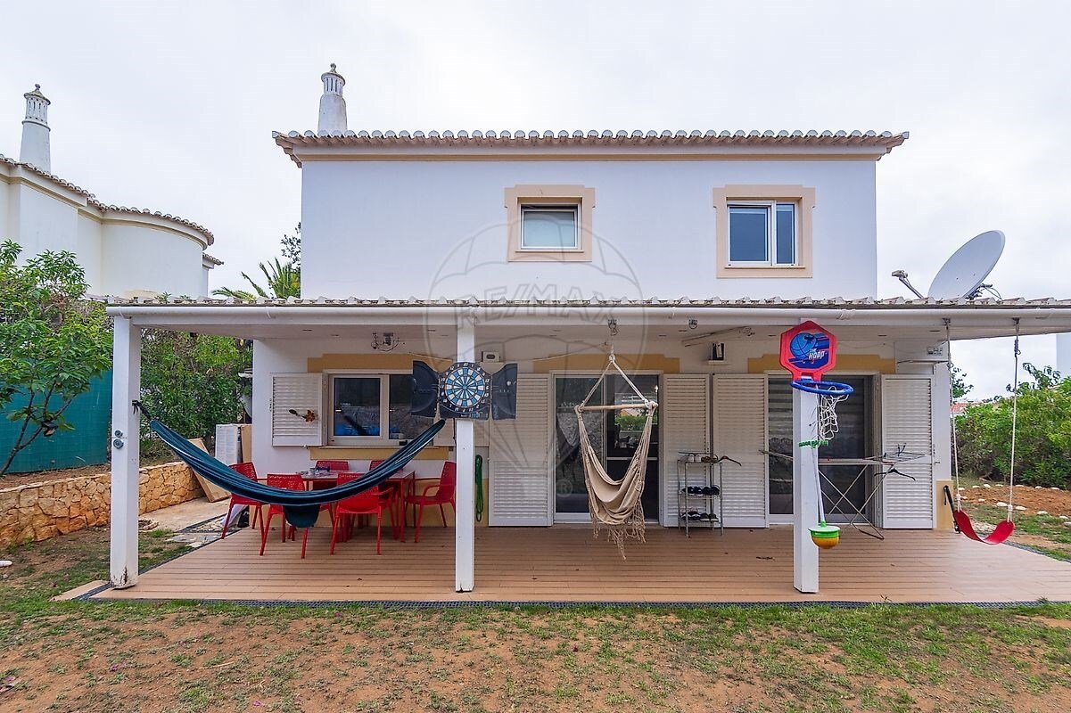 4 bedrooms Villa in Portimao, Portugal No. 26550