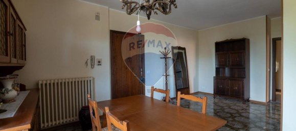 4-salle Appartement à Cingoli, Italy No. 7017 2