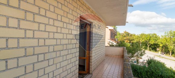 4-salle Appartement à Cingoli, Italy No. 7017 15