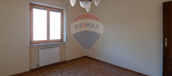 4-salle Appartement à Cingoli, Italy No. 7017 7