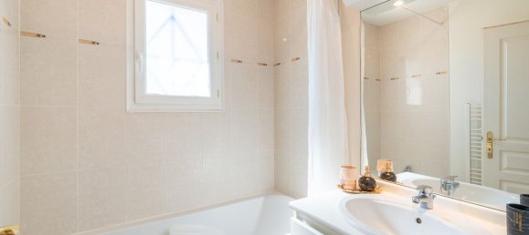 4 Schlafzimmer Haus in L'Isle-d'Abeau, France, Nr. 335276 16