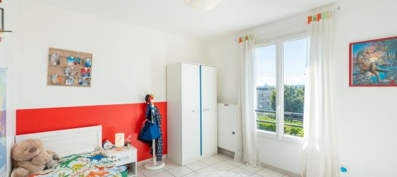 4 Schlafzimmer Haus in L'Isle-d'Abeau, France, Nr. 335276 12