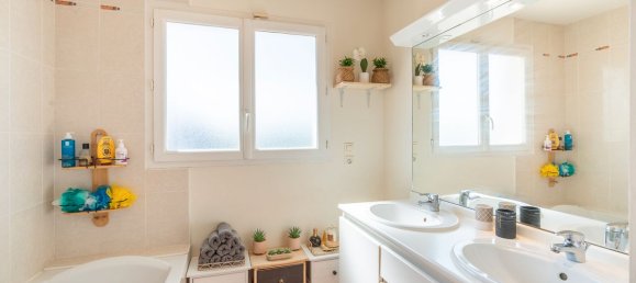 4 Schlafzimmer Haus in L'Isle-d'Abeau, France, Nr. 335276 11