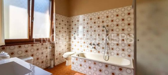 Villa de 3 dormitorios en Ranco, Italy No. 127739 11