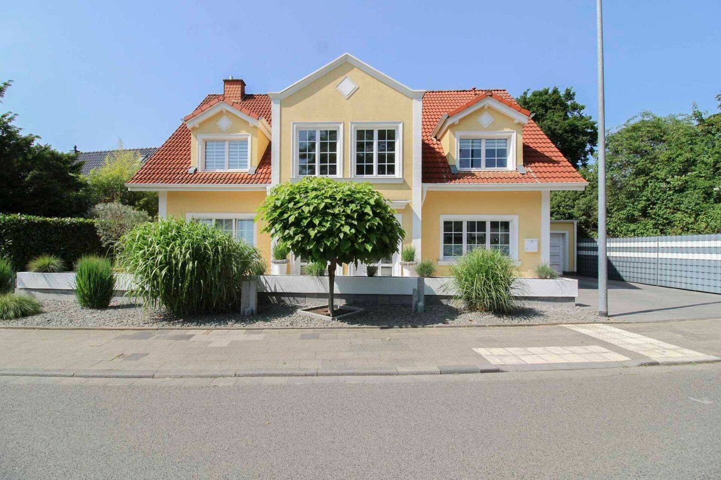 6 chambres Maison à Rhein-Erft, Germany No. 273573