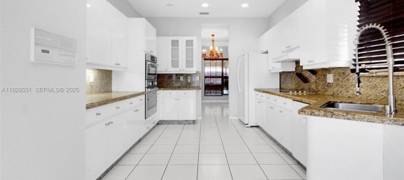 4 dormitorios villa en venta en Miami, Miami-Dade, Florida, USA № 615160 23