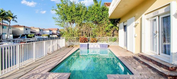 4 dormitorios villa en venta en Miami, Miami-Dade, Florida, USA № 615160 20