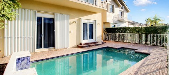 4 dormitorios villa en venta en Miami, Miami-Dade, Florida, USA № 615160 21
