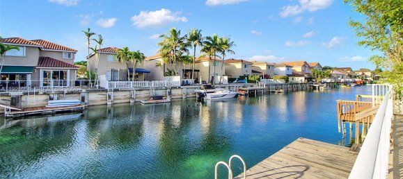 4 dormitorios villa en venta en Miami, Miami-Dade, Florida, USA № 615160 4